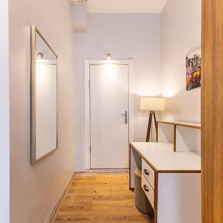 Lovely Flat Near Shore And Trendy Spots In Kadikoy Istanbul Bagian luar foto