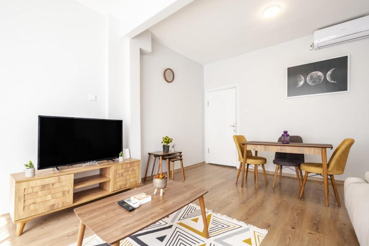 Lovely Flat Near Shore And Trendy Spots In Kadikoy Istanbul Bagian luar foto